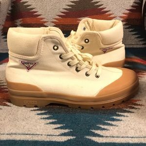 Vintage 90’s Guess? Flat Rock Boots